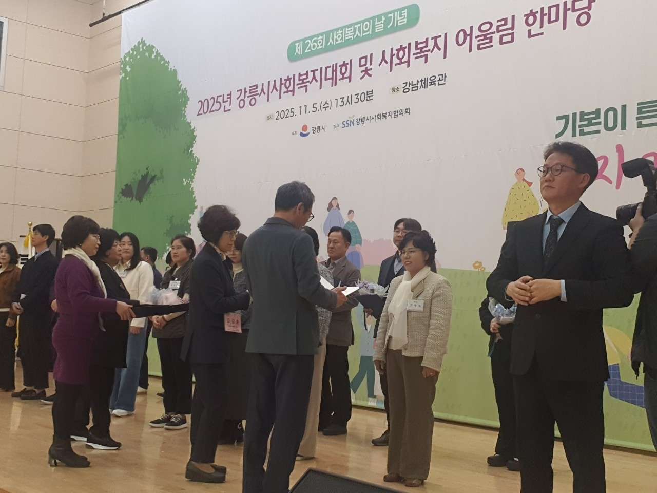 사본 -b_1e6Ud018svc1q7ao5d9t4itd_pl1i5e.jpg