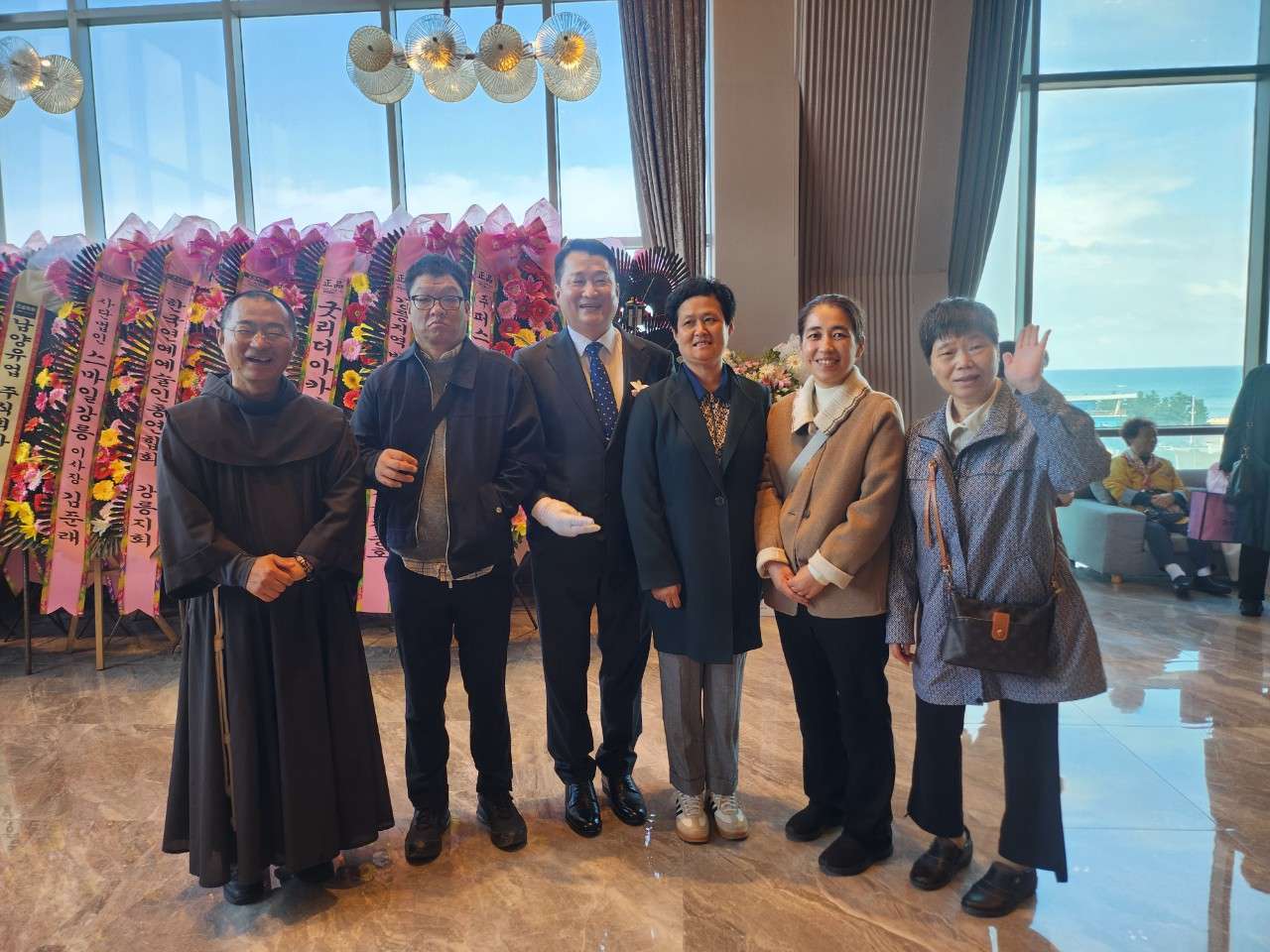 사본 -h_09hUd018svc1rfo5vpmy7o90_vthx0o.jpg